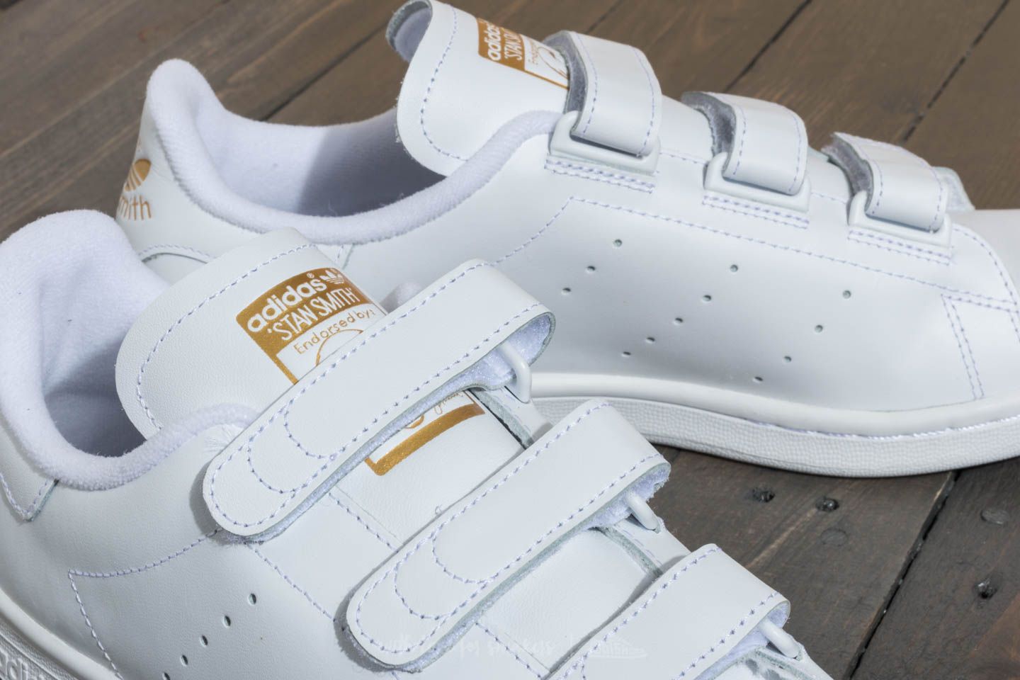 stan smith gold metallic